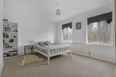 undefined, Boundary Road, Woking, Surrey, GU21