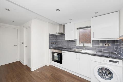 1 bedroom flat to rent, High Road, London NW10