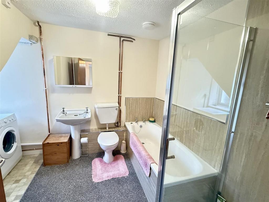 Ground floor bathroom