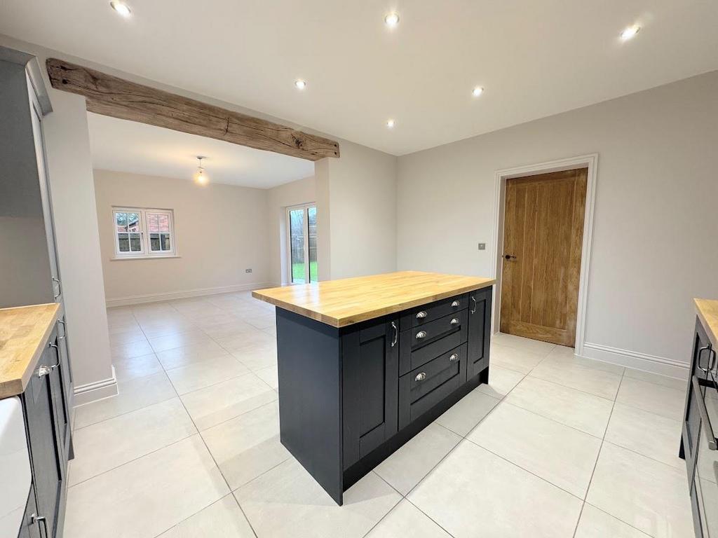 Living dining kitchen