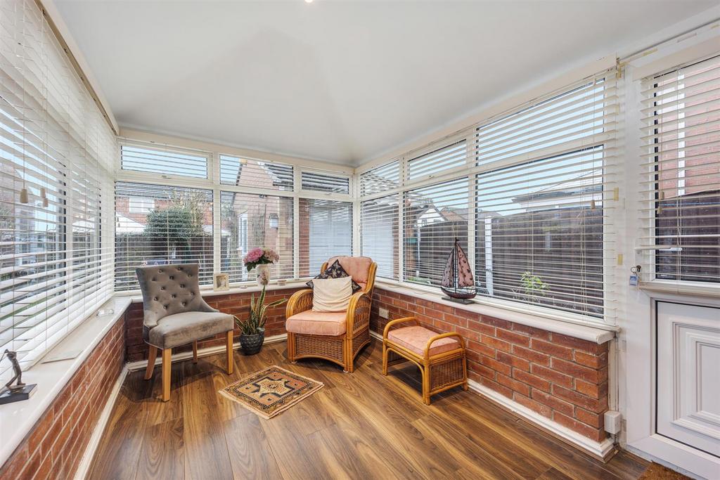 8 Canterbury Close -16.jpg
