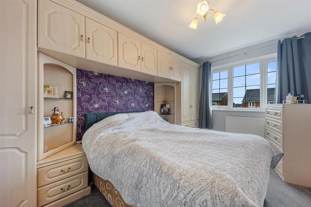 8 Canterbury Close -31.jpg