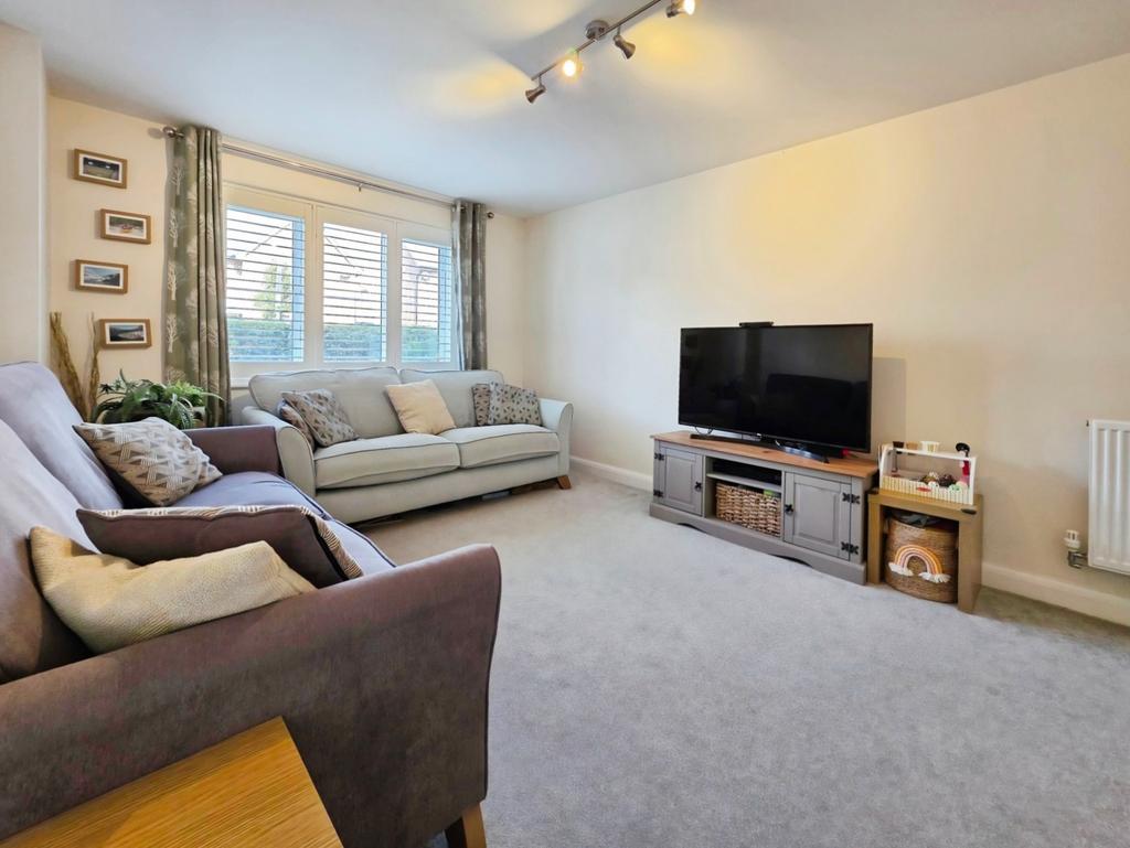 Pbox-living room-342839.jpg