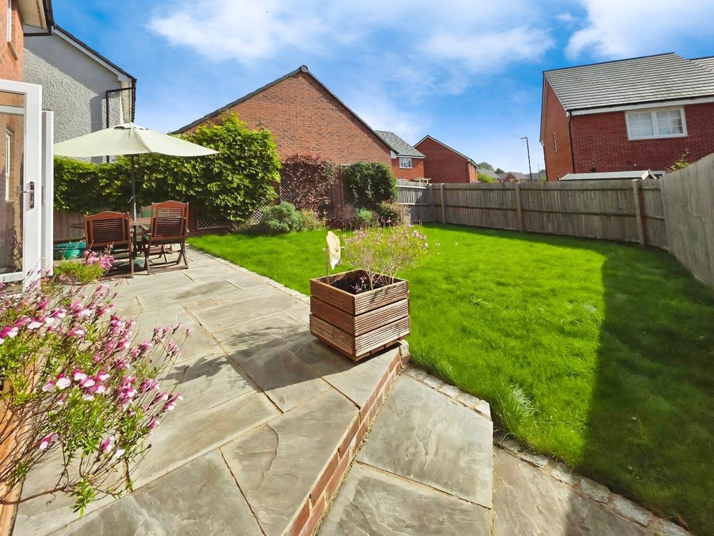 Pbox-garden-342839.jpg