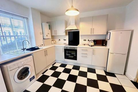 2 bedroom apartment to rent, Gambier Terrace, Liverpool