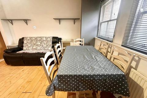 2 bedroom apartment to rent, Gambier Terrace, Liverpool