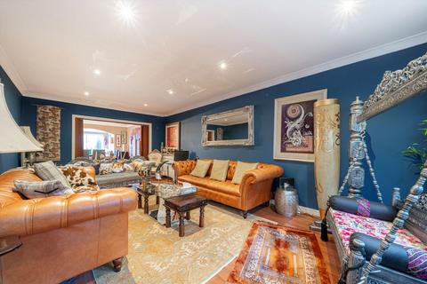 undefined, Mulberry Close, Weybridge KT13