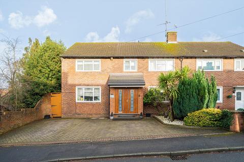Mulberry Close, Weybridge KT13