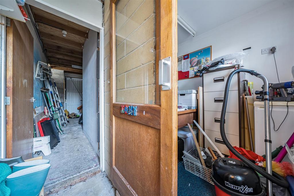 Garage &amp; Workshop