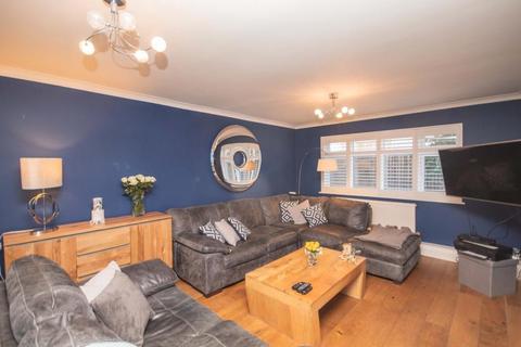 2 bedroom apartment to rent, North End Lodge, Elm Park Road