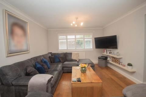 2 bedroom apartment to rent, North End Lodge, Elm Park Road
