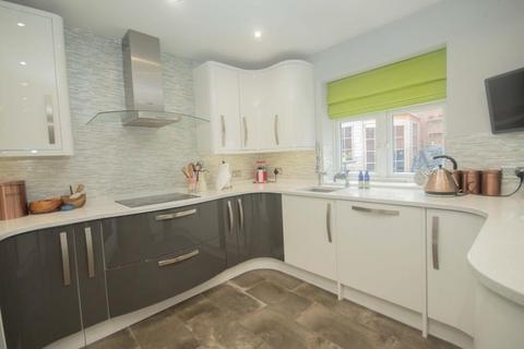 2 bedroom apartment to rent, North End Lodge, Elm Park Road