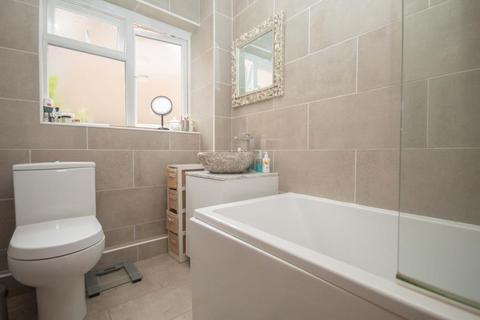 2 bedroom apartment to rent, North End Lodge, Elm Park Road