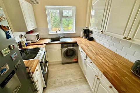 2 bedroom maisonette for sale, Featherstone Crescent, Shirley, Solihull