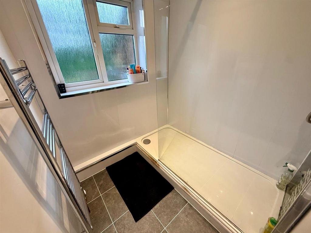 FC54 Shower.jpg