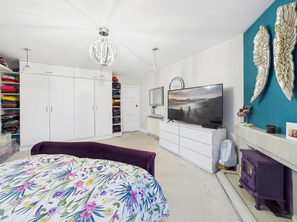 Bedroom: