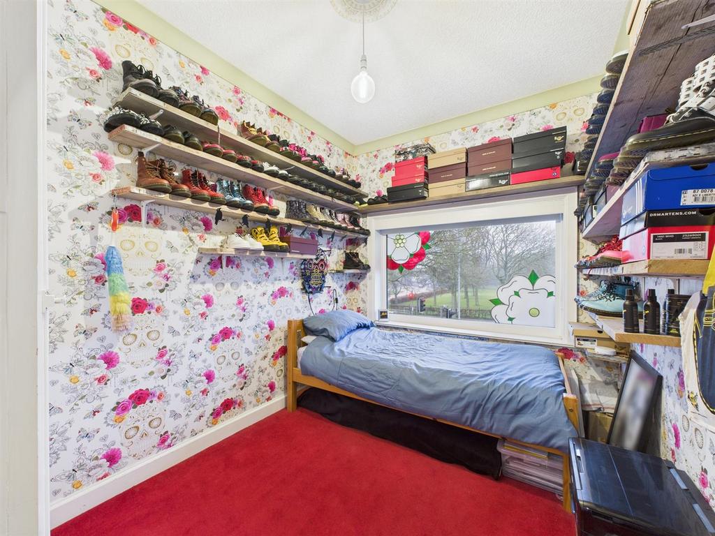 Bedroom: