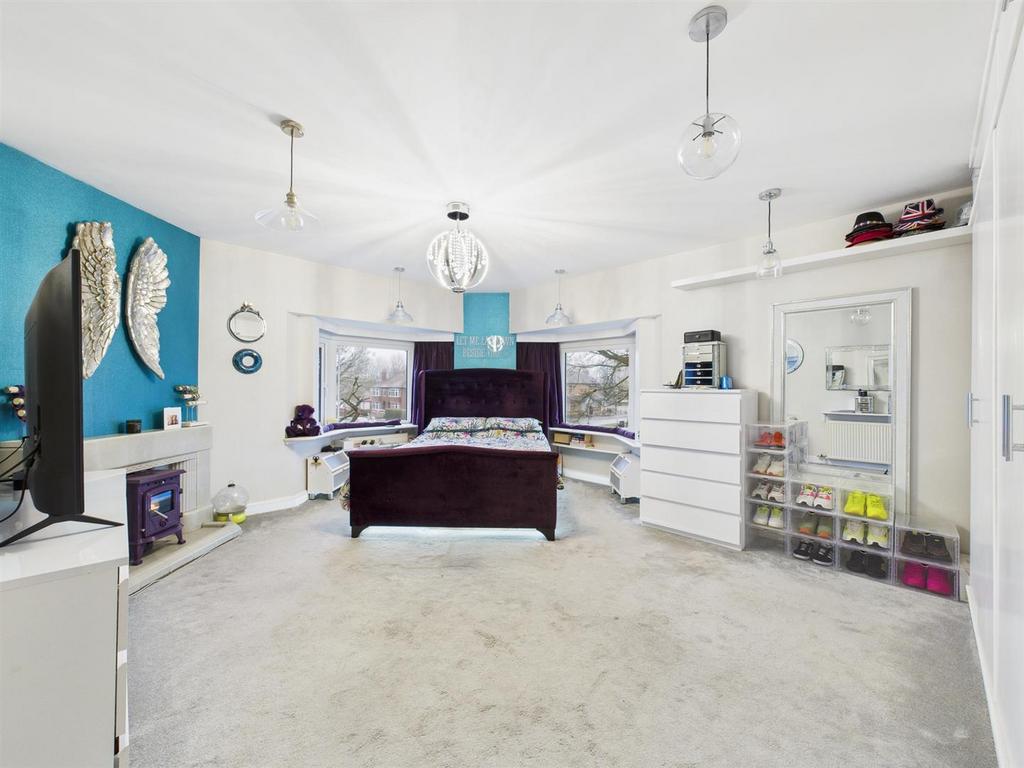 Bedroom: