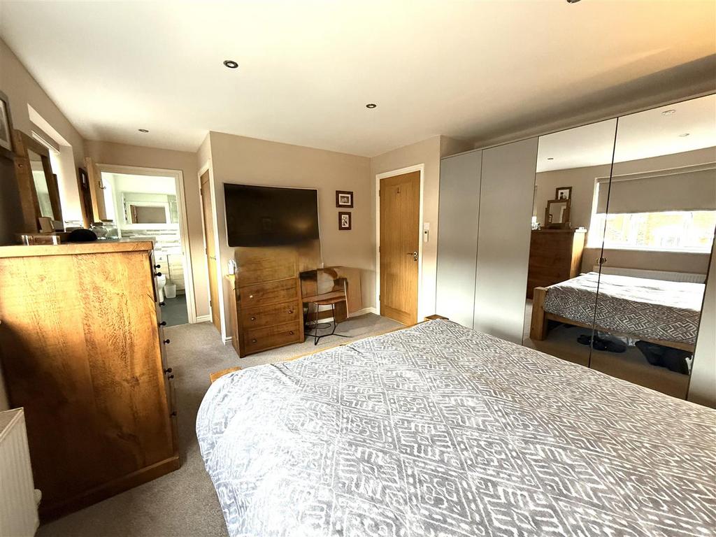 12 CHASE BED 3.jpeg