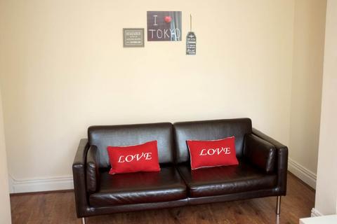 undefined, Woodside Avenue (Room 2), West Yorkshire LS4