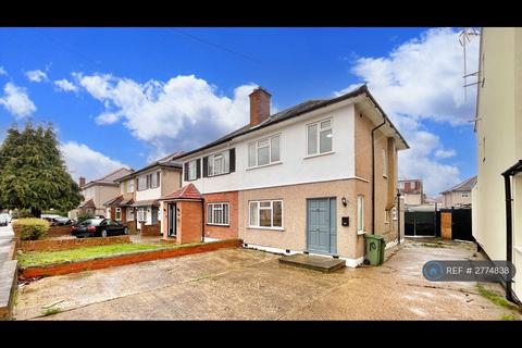 4 bedroom semi-detached house to rent, Mansfield Drive, Hayes, UB4