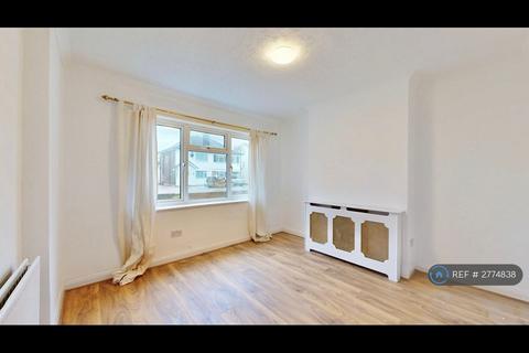 4 bedroom semi-detached house to rent, Mansfield Drive, Hayes, UB4