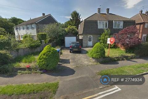 3 bedroom semi-detached house to rent, Spring Avenue, Egham, TW20