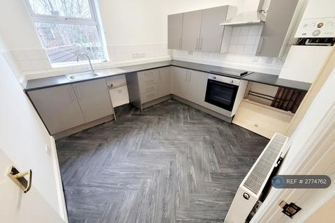 2 bedroom flat to rent, Liverpool Road, Cadishead, Manchester, M44