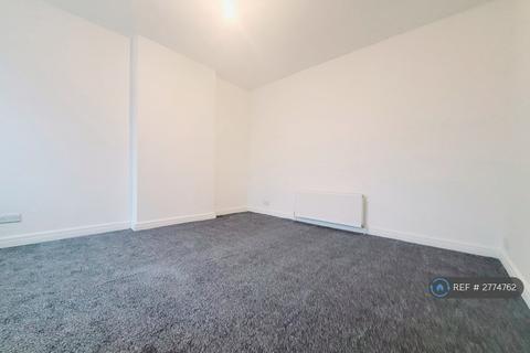 2 bedroom flat to rent, Liverpool Road, Cadishead, Manchester, M44