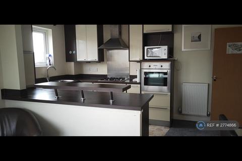 2 bedroom flat to rent, Russell Court, Preston, PR1