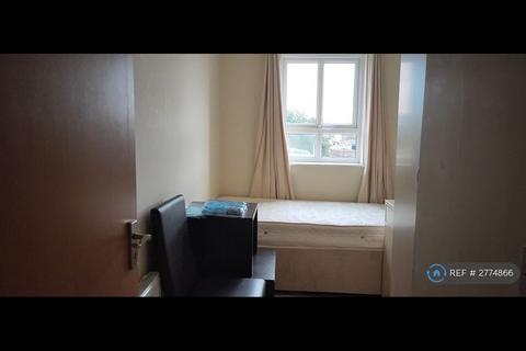 2 bedroom flat to rent, Russell Court, Preston, PR1
