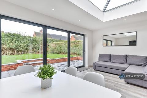1 bedroom in a house share to rent, Toppham Drive, Sheffield, S8