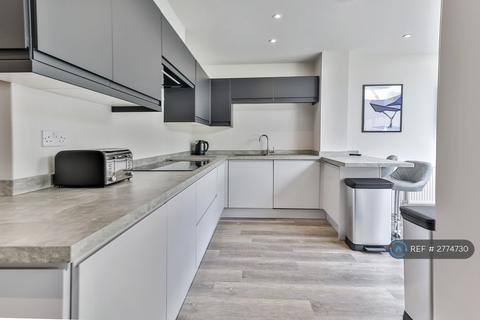 1 bedroom in a house share to rent, Toppham Drive, Sheffield, S8