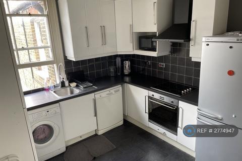 1 bedroom terraced house to rent, Kirkstall Avenue, London, N17
