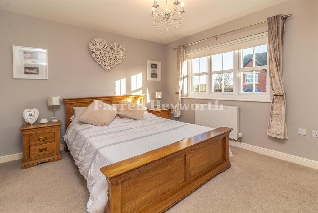 Bedroom 1 image 4