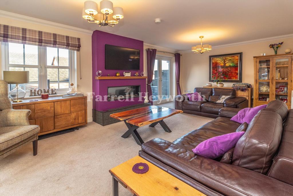 Lounge image 3
