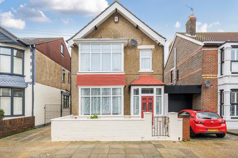 4 bedroom detached house for sale, Thurbern Road, Portsmouth PO2