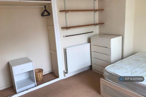 5 bedroom semi-detached house to rent, Ashwood Road, Englefield Green, TW20