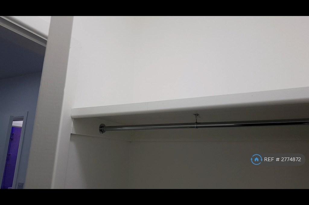 Bedroom Walk In Storage