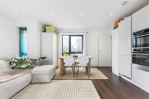 2 bedroom flat for sale, Pipit Drive, London