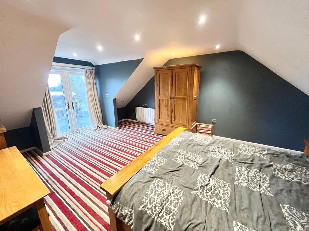 Burts Farm Detached House, Bedroom