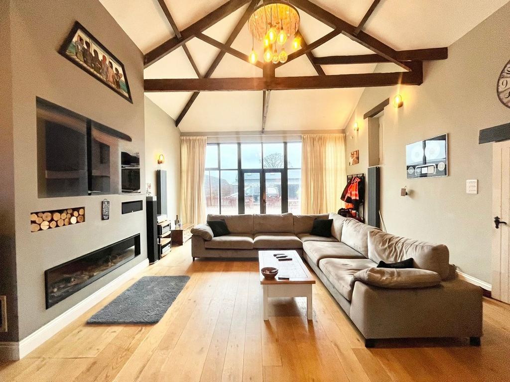 Burts Farm Main House, Living Room