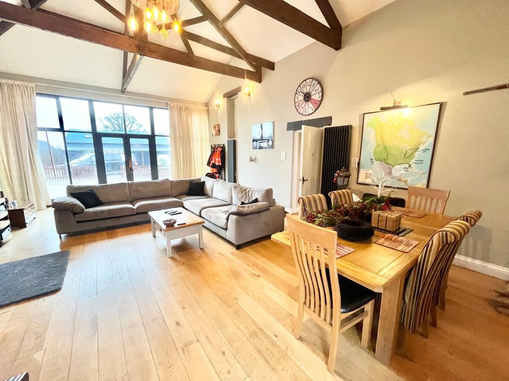 Burts Farm Main House, Living Room