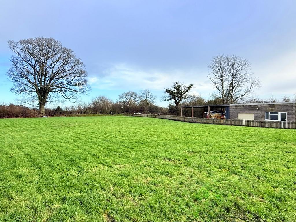 Burts Farm, Lawn