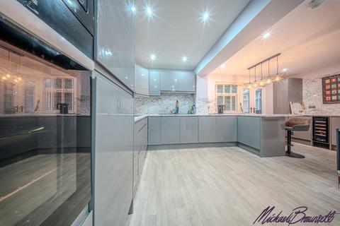 undefined, Hatton Close, Bradford BD6