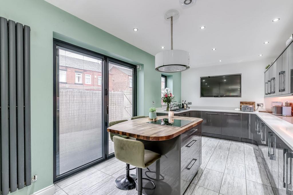 Kitchen / Breakfast Room
