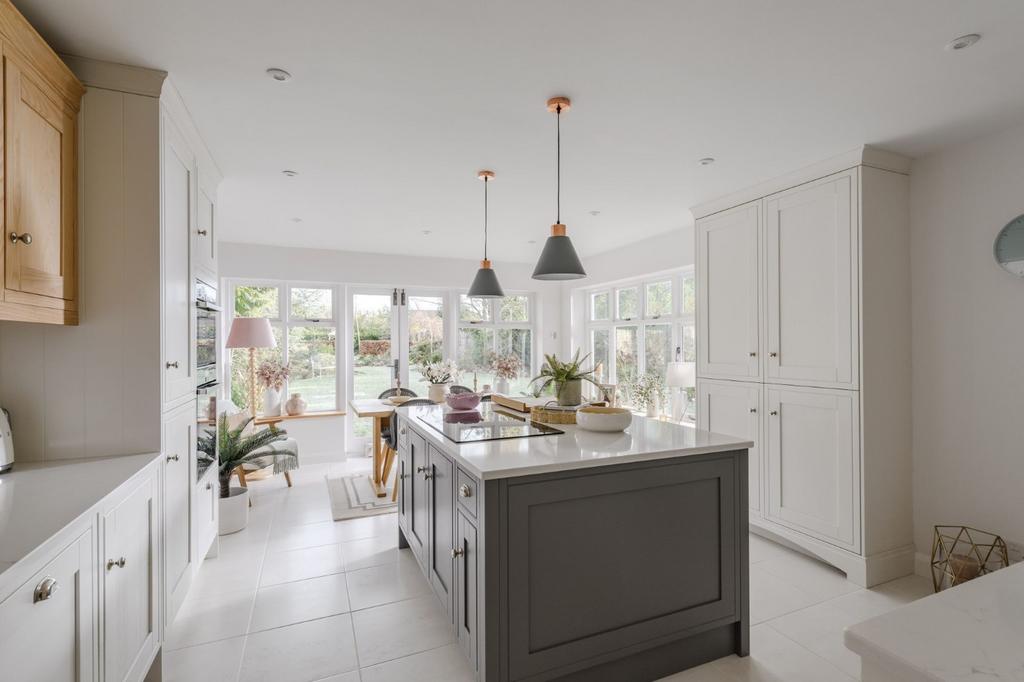 Kitchen Family Room