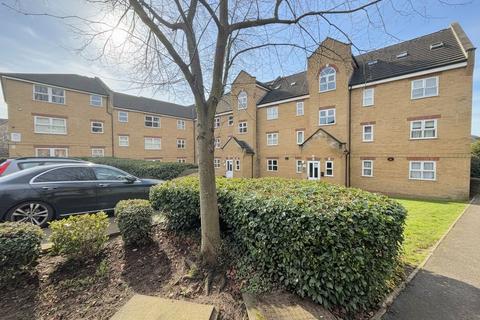 2 bedroom apartment to rent, Kirkland Drive, Enfield
