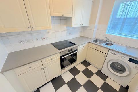 2 bedroom apartment to rent, Kirkland Drive, Enfield