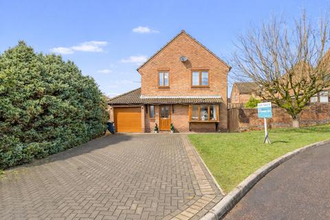 4 bedroom detached house for sale, Squires Gate, Rogerstone, NP10
